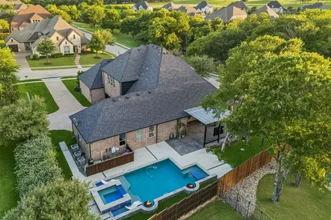 1 Hale Ct, Trophy Club, TX 76262