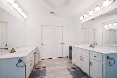 Bath - 14044 Steadman Dr, Frisco, TX 75035 photo 1 of 4