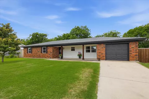1005 N Miller, Decatur, TX 76234