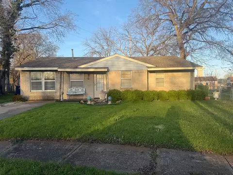 1007 Quincy Cir, Garland, TX 75040