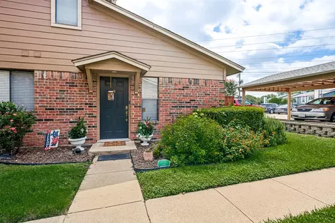 5644 Cedar Creek Dr, Benbrook, TX 76109