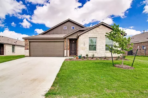 1300 Little Flock Dr, Crowley, TX 76036