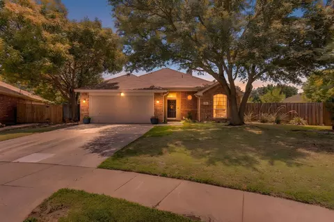 112 Bullava Ct, Crowley, TX 76036