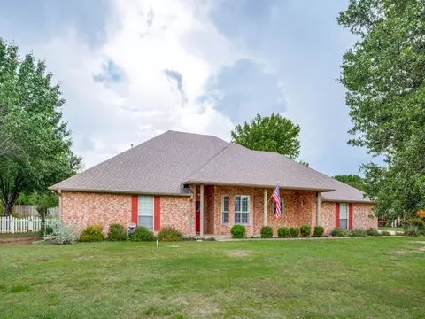 511 N Hardeman Cir, Justin, TX 76247