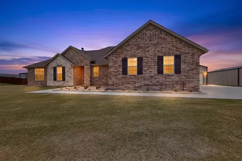 2721 Burr Oak Rd, Terrell, TX 75161
