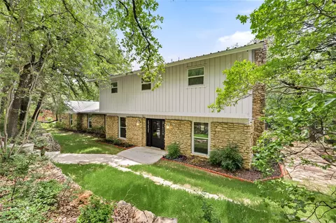2127 Los Robles St, Grapevine, TX 76051