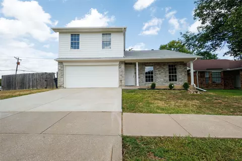 5808 Caprock Dr, Arlington, TX 76018