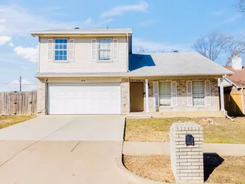 5808 Caprock Dr, Arlington, TX 76018