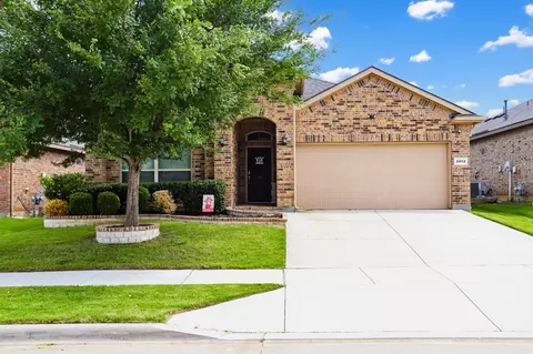 2452 Clay Creek Ln, Fort Worth, TX 76177