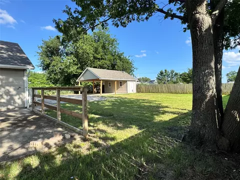 Exterior - 306 E 8th St, Anna, TX 75409 photo 8 of 14