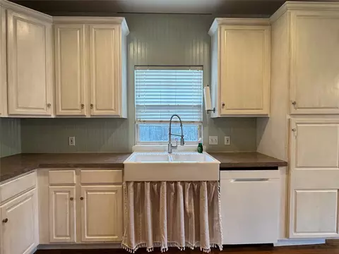 Kitchen - 306 E 8th St, Anna, TX 75409 photo 3 of 4
