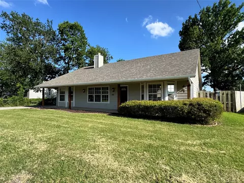 Exterior - 306 E 8th St, Anna, TX 75409 photo 3 of 14