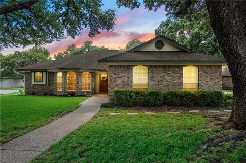 141 Bonham Dr, Hewitt, TX 76643