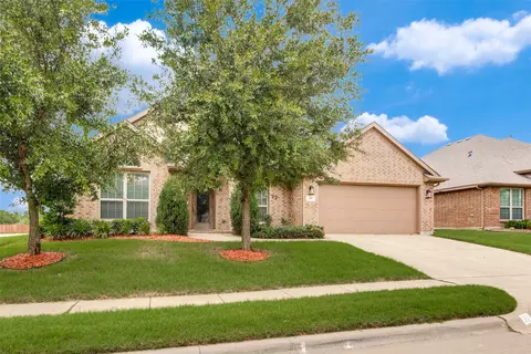 27 Oakridge Ln, Edgecliff Village, TX 76134