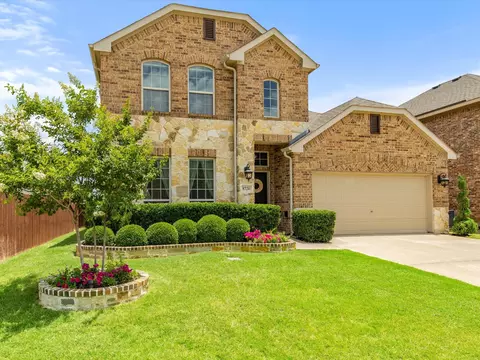 8720 Devonshire Dr, Fort Worth, TX 76131