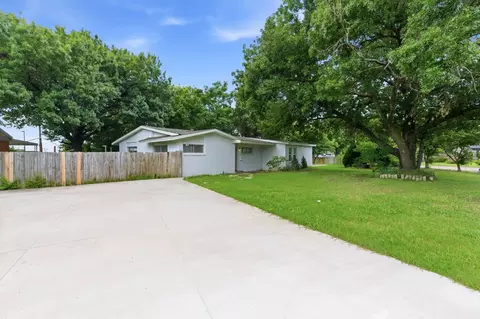 2204 Dunloe Ave, Dallas, TX 75228