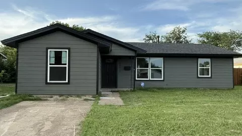 8423 Glen Regal Dr, Dallas, TX 75243