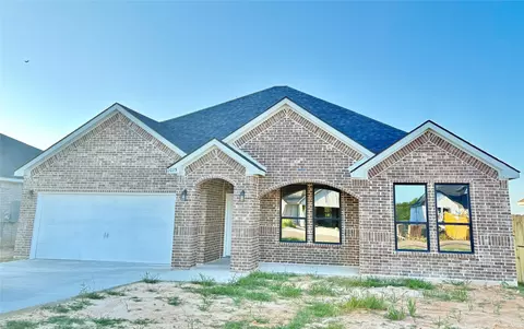 1015 Springview Ln, Mabank, TX 75147