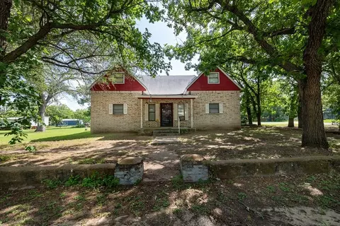 318 W Ross St, Gorman, TX 76454