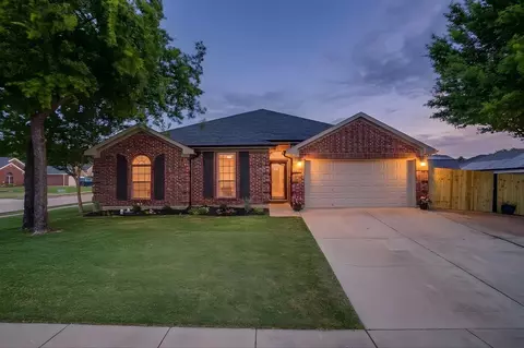 620 Marybeth Dr, Burleson, TX 76028