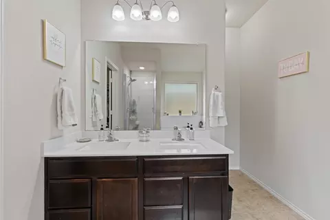 Bath - 3208 Jackal Dr, Lorena, TX 76655 photo 3 of 4