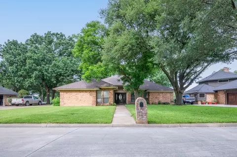 1525 Inverness Rd, Mansfield, TX 76063