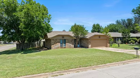 323 Moonlight Trl, Stephenville, TX 76401