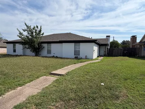 4324 S Segura Ct S, Fort Worth, TX 76132