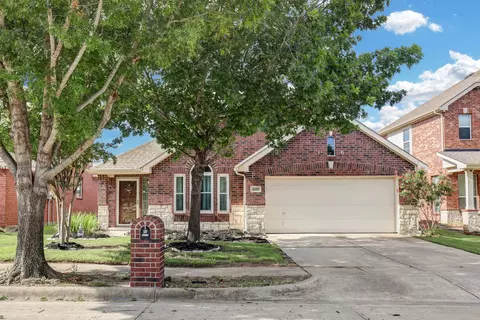 4528 Indian Rock Dr, Fort Worth, TX 76244