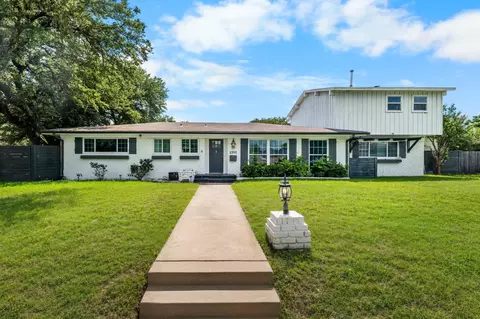 2300 Mount Carmel Dr, Waco, TX 76710