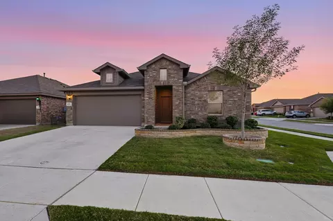 633 Captree Ln, Fort Worth, TX 76131