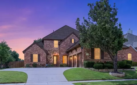 8611 Weston Ln, Lantana, TX 76226