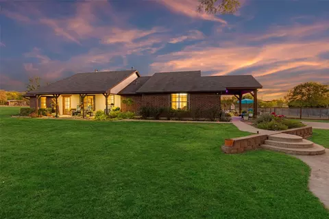 2104 W Holiday, Rockwall, TX 75087