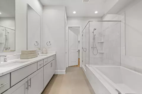 Bath - 5465 Patterson Ct, Irving, TX 75039 photo 2 of 2