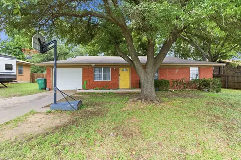 141 Park Dr, Stephenville, TX 76401