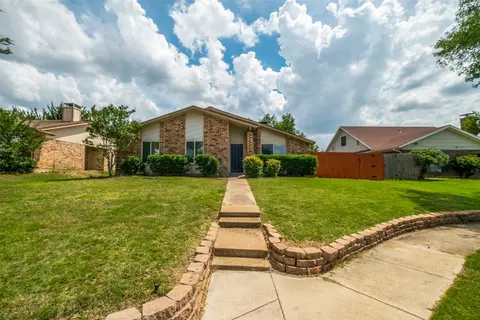 1002 Bellflower Ct, Carrollton, TX 75007