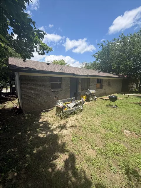 6224 Highland Hills Dr, Dallas, TX 75241