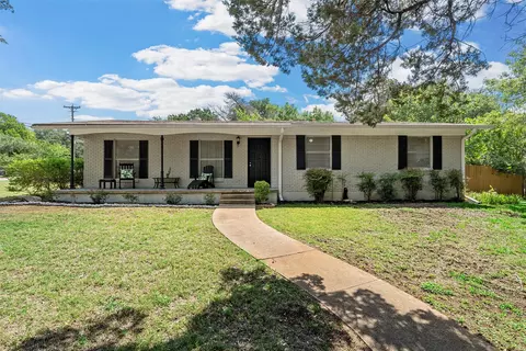 357 Sharron Dr, Woodway, TX 76712