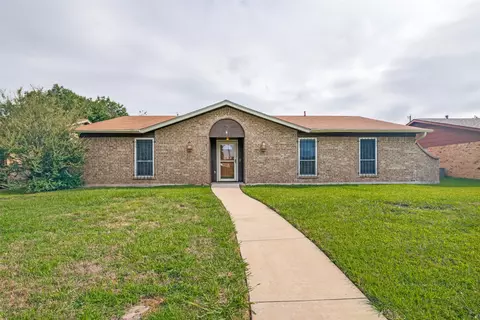 527 Dinalynn St, Mesquite, TX 75149