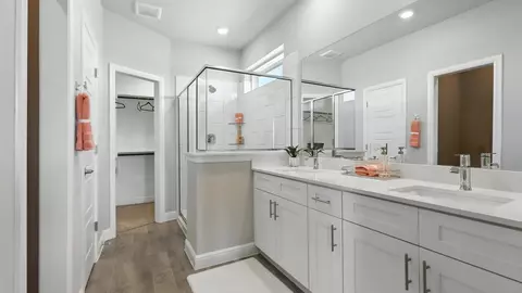 Bath - 704 Soaring Hawk Dr, Fort Worth, TX 76008 photo 1 of 3