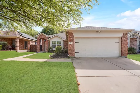 104 Goldeneye Ln, Fort Worth, TX 76120