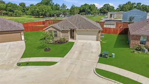 201 Volunteer Dr, Sherman, TX 75090
