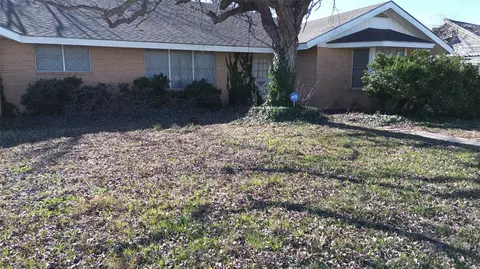 Exterior - 1306 E Central, Comanche, TX 76442 photo 4 of 4