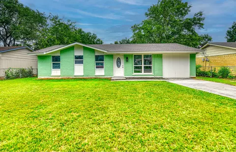 10020 Homeplace Dr, Dallas, TX 75217