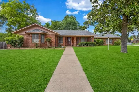 6241 Onyx Dr S, North Richland Hills, TX 76180