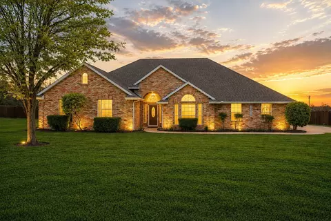 10123 W Clover Ln, Forney, TX 75126