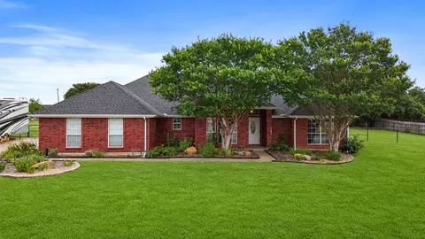 3909 Timbercrest Dr E, Burleson, TX 76028