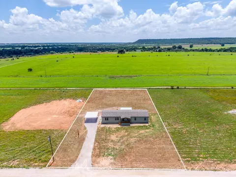 61 Kenzi Dr, Mineral Wells, TX 76067