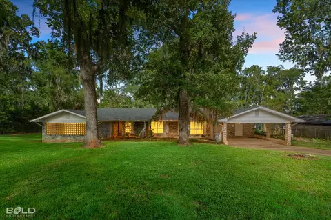 321 Evangeline Dr, Elm Grove, LA 71051
