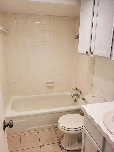 Bath - 2225 Ruby Rd, Irving, TX 75060 photo 2 of 6